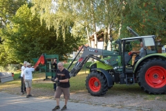 Der Anhänger wartet schon